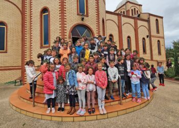 Zajedničko farbanje Vaskršnjih jaja