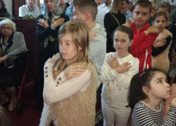 Mladost ispunila hram
