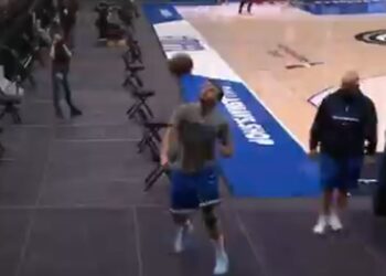 Dončić srušio sve zakonitosti fizike: Posle fudbalskih majstorija dao koš iza table (VIDEO)