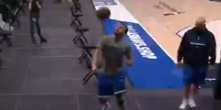 Dončić srušio sve zakonitosti fizike: Posle fudbalskih majstorija dao koš iza table (VIDEO)