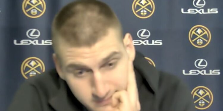„On je veliki ratnik, uvek daje sve od sebe“: Jokić se nada da Marejeva povreda nije teže prirode (VIDEO)