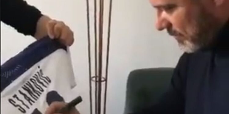 Dres Dejana Stankovića prodat za 105.000 dinara (VIDEO)
