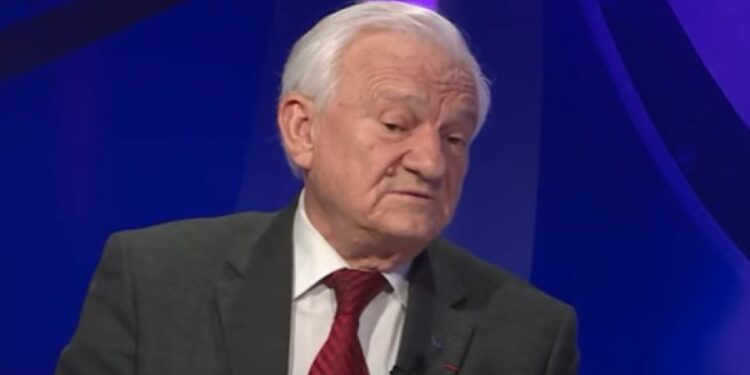 Preminuo Jovan Divjak