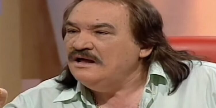 Slavni pevač Mišo Kovač pokušao samoubistvo, a ćerka pevačica jedva izvukla živu glavu iz kandži narkotika, sad izgleda kao bomba i scena je opet njena