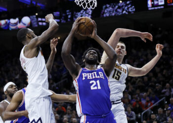 „Uvek šalju trojicu na mene, dominiram, nema sumnje da sam MVP“