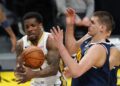 Jokić frustriran udario protivnika, sudija ga se uplašio (VIDEO)