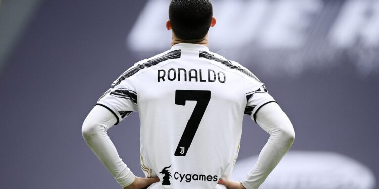 Ronaldo se ponovo uplašio lopte u živom zidu, a Juve primio gol: Svi ga ismevaju zbog ove reakcije