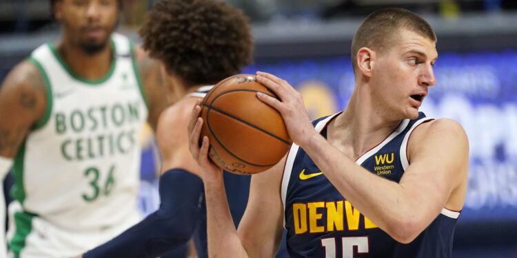 Jokić odbio da ne igra – ostvario novi dabl-dabl (VIDEO)