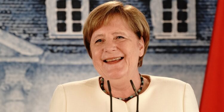 Merkel će sutra primiti vakcinu AstraZeneka