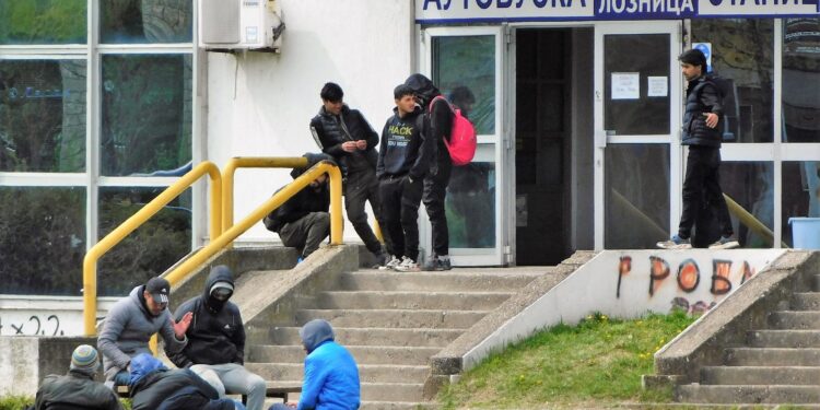 Čekaju turiste, stižu im migranti