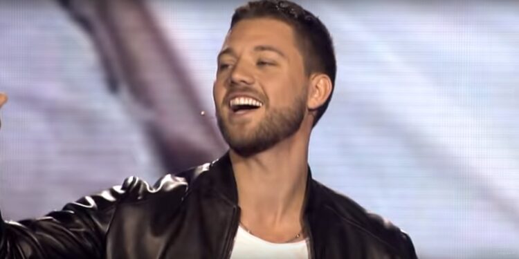 Evo kako izgleda stariji sin Lepe Brene i Bobe: Da Stefana sretnete na ulici ne biste ga prepoznali (VIDEO)