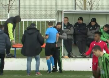 Bivši fudbaler Partizana fizički nasrnuo na sudiju, a onda je napravio haos (VIDEO)