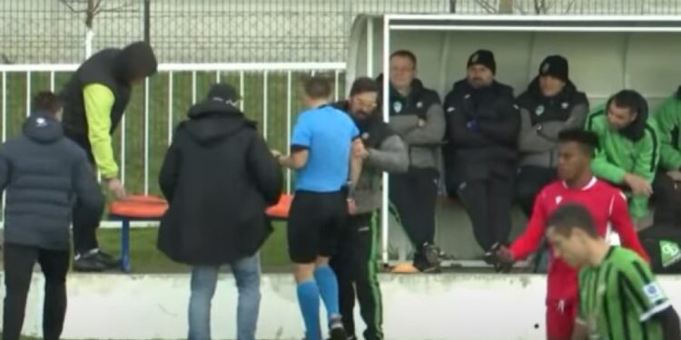 Bivši fudbaler Partizana fizički nasrnuo na sudiju, a onda je napravio haos (VIDEO)