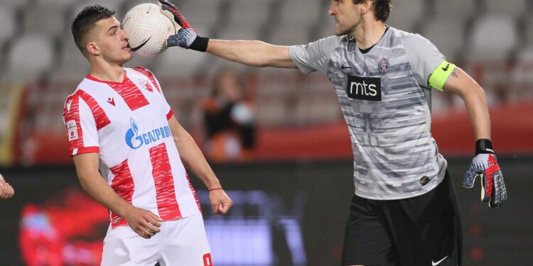 Pogledajte kako je nastao haos u penal seriji: Stojković gurnuo loptu u glavu napadača Zvezde (VIDEO)
