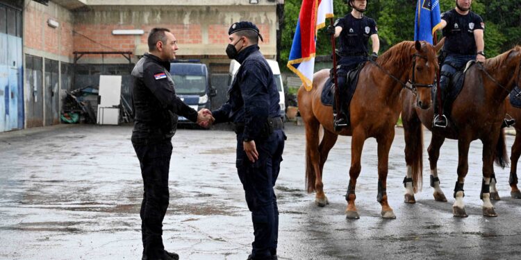 Ministar Vulin: Nova balon hala za Četu konjanika i Konjički klub “Policajac” omogućiće kontinuitet u radu tokom cele godine