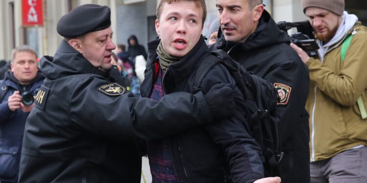 Otac uhapšenog novinara: Naterali su ga da prizna krivicu