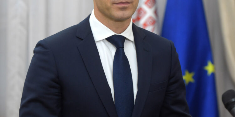 Mali izašao na televiziju, pokazao grafikone pa najavio isplatu!