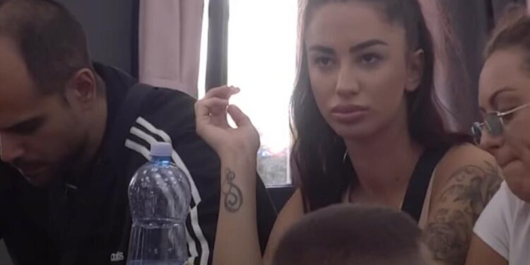 Aleksandra skočila na Cara, a on ju je ponizio kao nikad! (VIDEO)