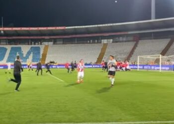 Gobeljić skinuo gaće ispred Stojkovića: Uličarska provokacija igrača Zvezde posle penala (VIDEO)