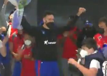 Turci dočekali Vasu kao vladara Istanbula: Najbolji košarkaš Evrope se opustio uz trubače na aerodromu (VIDEO)
