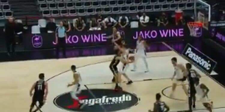 Teodosić ponovio majstorsku fintu i izludeo čuvara! (VIDEO)