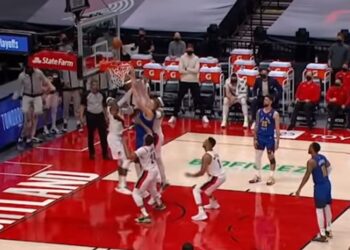 Ovo je šut kojim je Jokić rešio meč: Gurali ga, udarali po ruci, Nikola pogodio i utišao halu! (VIDEO)