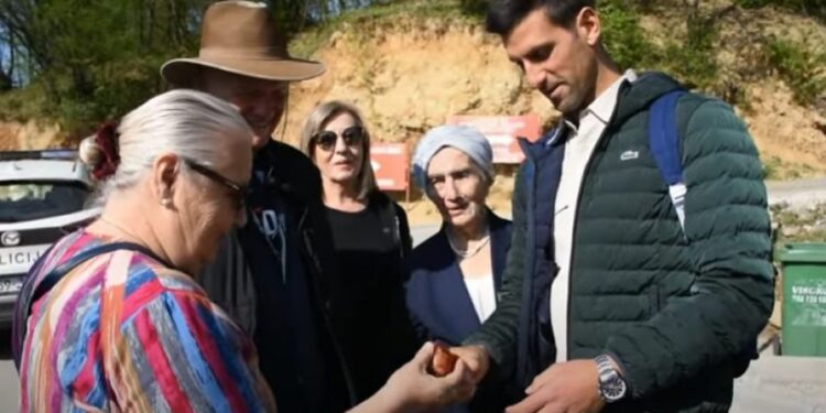Novak izgubio u tucanju jajima pa poručio: Nadam se da ću osvojiti Rolan Garos (VIDEO)