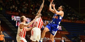Zvezda prekršila odluke Kriznog štaba: Crveno-beli kažnjeni zbog prisustva navijača