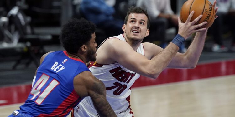 Bjelica zablistao protiv Detroita, rešetao trojkama! (VIDEO)