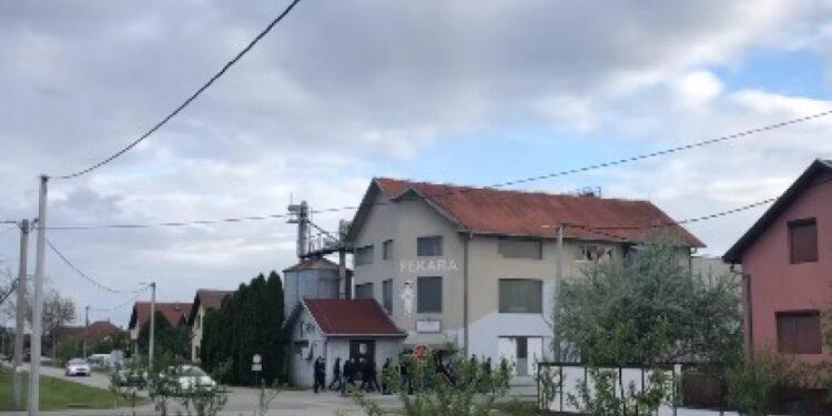 Skandal u Borovu: Provociraju Srbe na Vaskrs! Idu ulicama i viču “Oj hrvatska mati, Srbe ćemo klati”! (VIDEO)