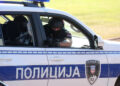 Opljačkao prodavnicu pa ga policajci našli kako se krije ispod stola