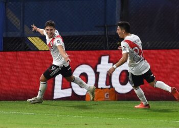 Koronavirus ih „pokosio“ – vezista i bivši reprezentativac mora na gol