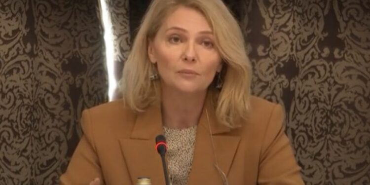 “Krivokapićeva ministarka samo još šotu sa Albancima nije zaigrala…”