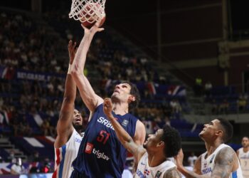 MVP Vasa, Bobi i Petrušev za pobedu! Srbija se mučila, pa za 10 minuta raznela Dominikanu!