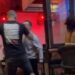 “Sedam milijardi ljudi na svetu, a odabrao si baš mene”: MMA borac brutalno nokautirao čoveka u baru (VIDEO)