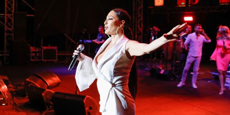 Svetlana Ceca Ražnatović glamuroznom žurkom proslavila 48. rođendan (VIDEO)