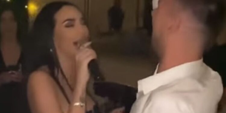 “Ale, ooo, Gobelja se verio”: Kaća Grujić na svojoj veridbi prepevala pesmu Delija (FOTO/VIDEO)