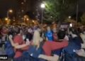 Srpske košarkašice uz stihove Mikija Mećave slavile polufinale Eurobasketa: Hit snimak ispred hale (VIDEO)