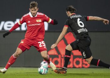 Zvezda može da odahne: Dragović lakše povređen, zamenjen zbog posekotine