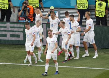 Šok za Holanđane u Budimpešti: Crveni karton De Lihta i češko „čudo“ za 1/4 finale EURA (VIDEO)