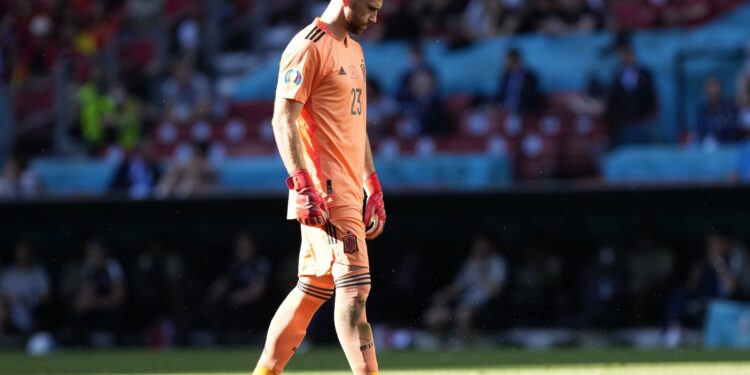 Španci razbijali Hrvate, pa dali sami sebi najbizarniji gol na prvenstvu (VIDEO)