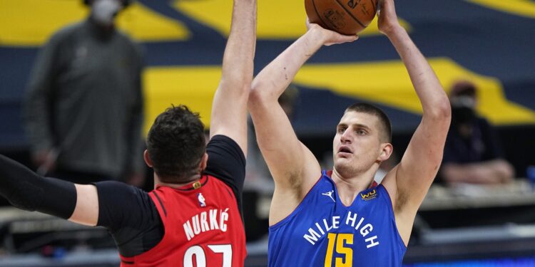 Jokić rušio rekorde i nosio Nagetse do pobede i sledeće runde (VIDEO)
