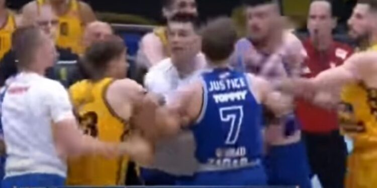 Potukli se srpski košarkaši u finalu prvenstva Hrvatske (VIDEO)
