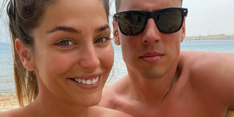 Anđela Jovanović plesala u seksi spavaćici, Mihail Dudaš nasmejao pratioce reakcijom! (VIDEO)