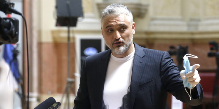 Čedomir Jovanović o incidentu sa “navijačima”: “Bacio sam stolicu na izlog, neću da im se sklanjam”