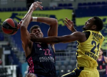 Kanađanin još dve godine u Fenerbahčeu
