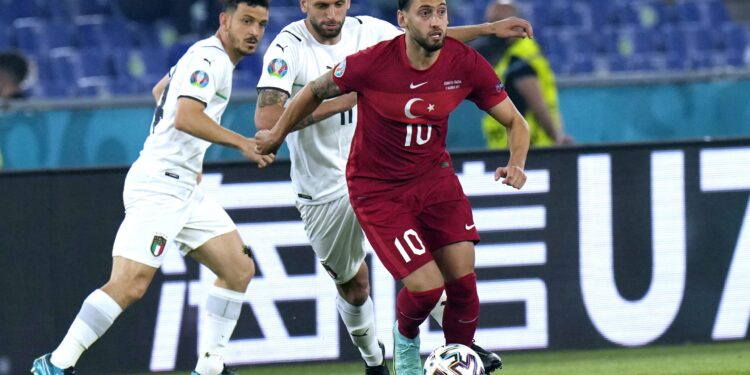 Čalhanoglu prelazi u Inter