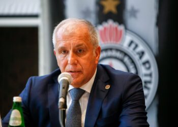„Vratio sam se zbog emocija!“: Željko Obradović predstavljen kao novi trener Partizana!