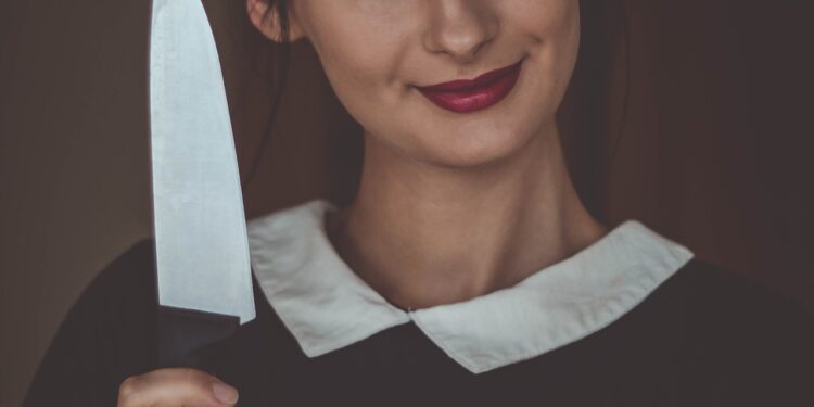 Odsekla šefu polni organ kada je krenuo da je siluje