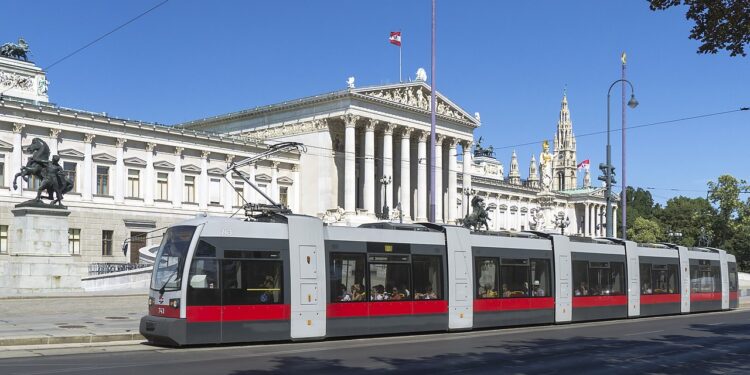 U sudaru tramvaja u Beču troje povređenih